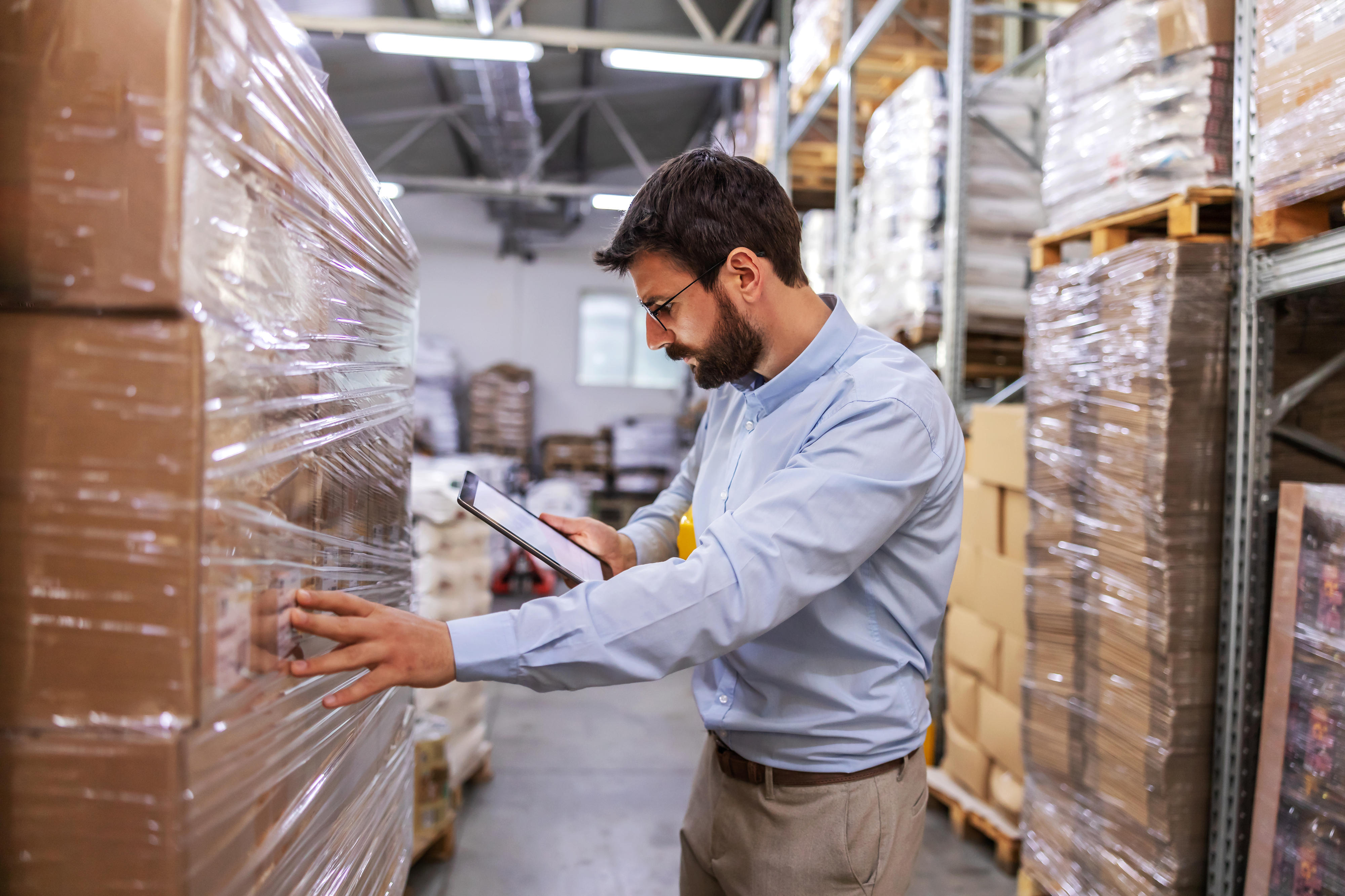 Supervisor in warehouse